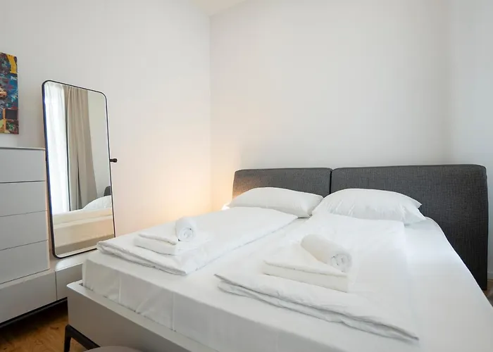 Fully Equipped, Renovated, Perfectly Located Flat *