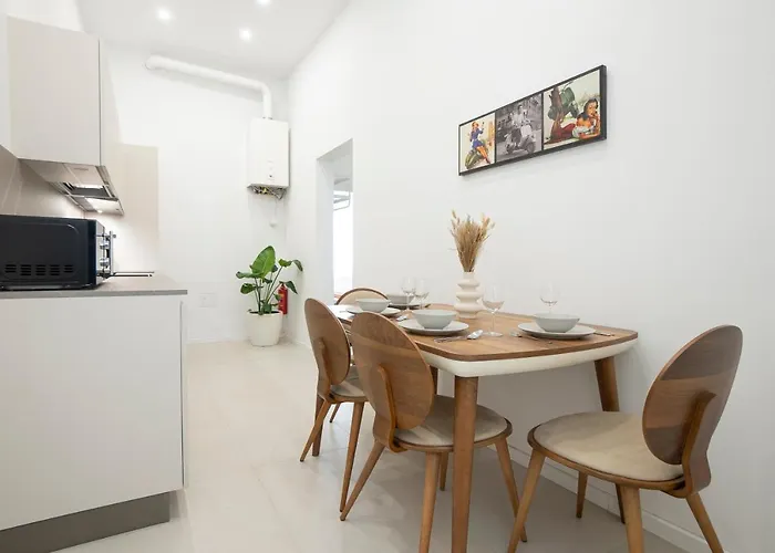 Fully Equipped, Renovated, Perfectly Located Flat * Bécs