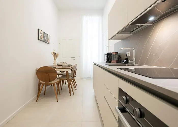 Fully Equipped, Renovated, Perfectly Located Flat *